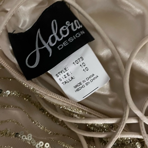 Elegant Gold Sequin Dress - Picture 6 of 6